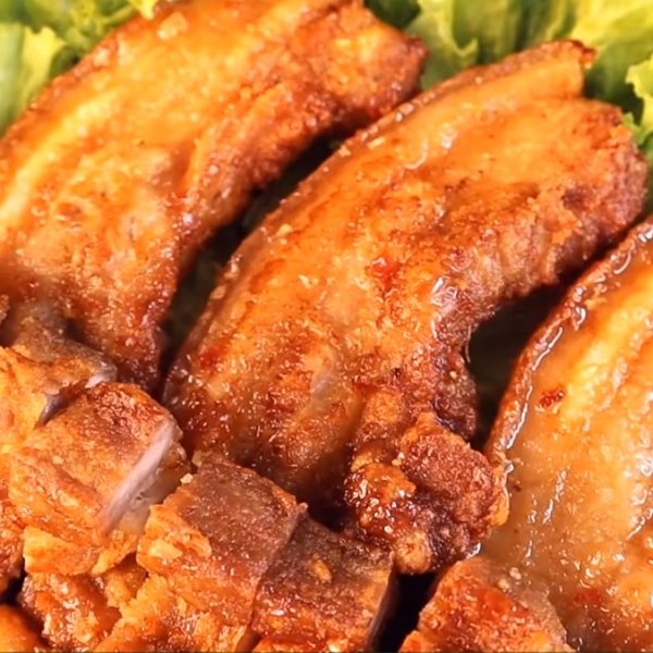 Ba rọi muối chiên giòn